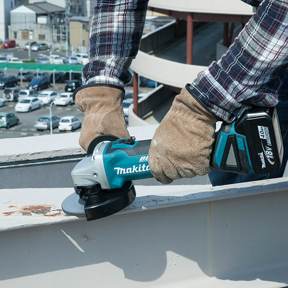 Miniamoladora 18V con 2 baterias 5Ah + Cargador + Maletín Makita DGA504RTJ