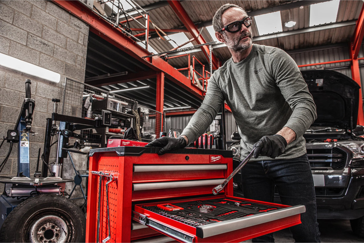 Carrello portautensili Toolguard Milwaukee con 7 cassetti, 69 cm