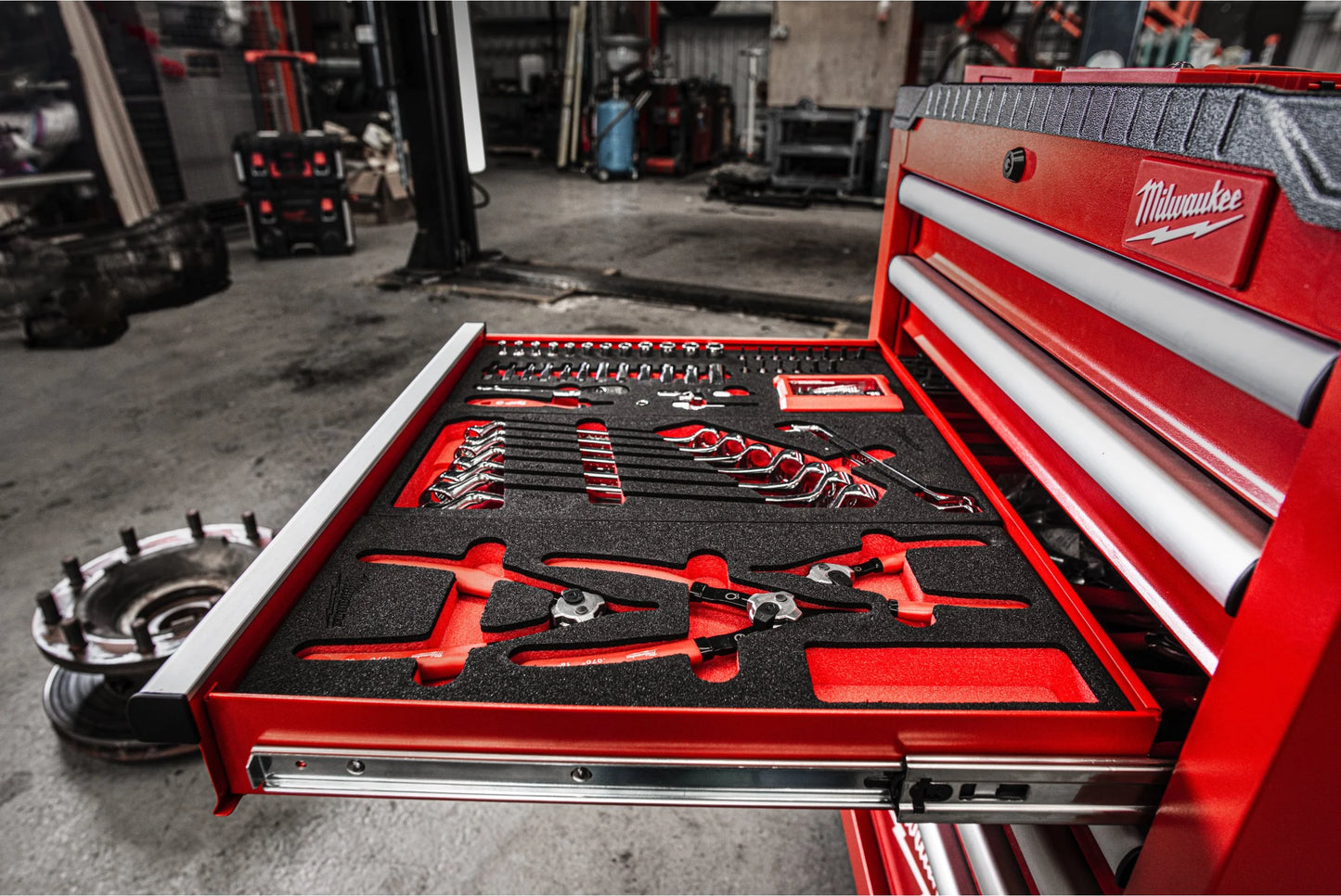 Carrello portautensili Toolguard Milwaukee con 7 cassetti, 69 cm