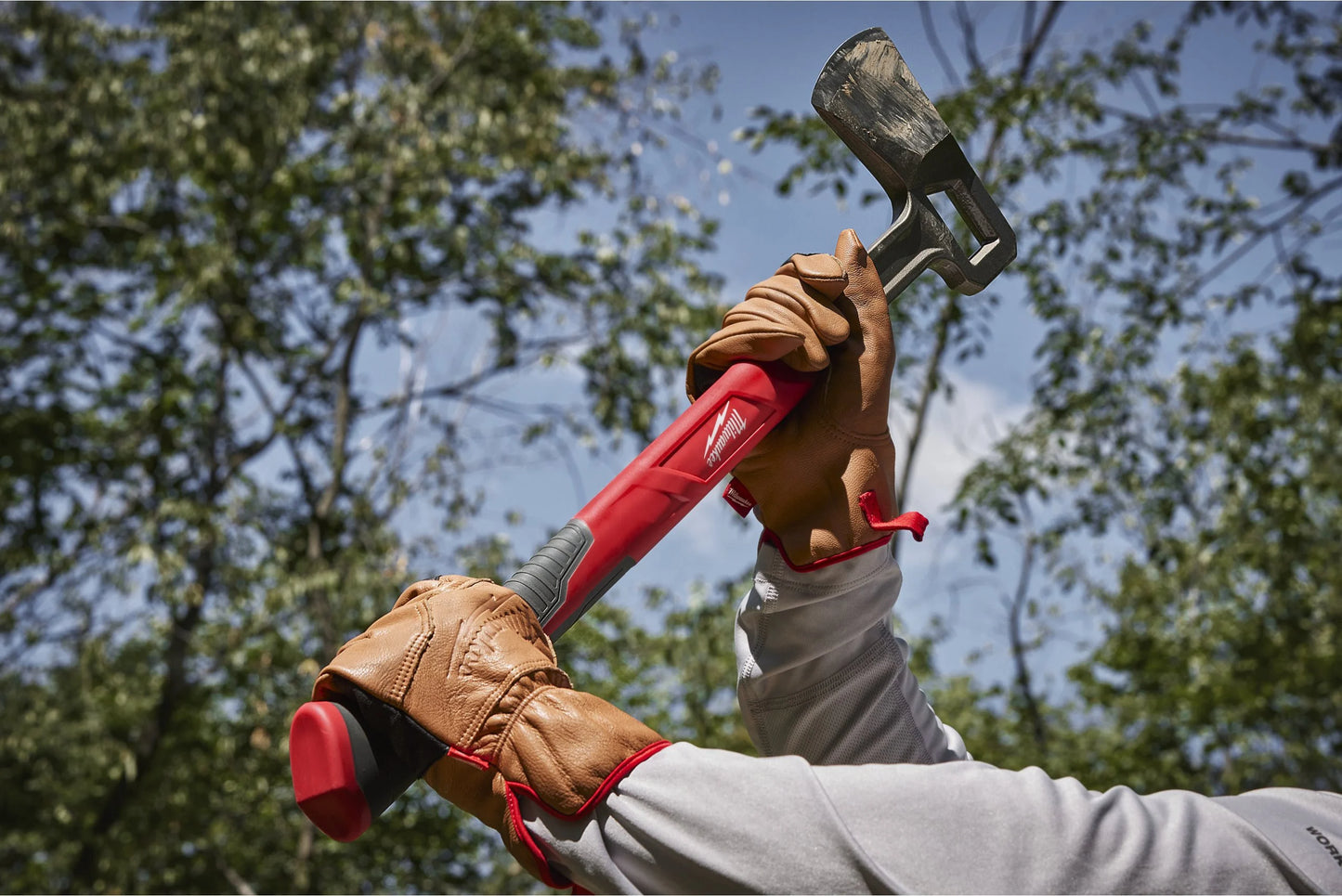 Hacha de acero forjado 40cm Milwaukee
