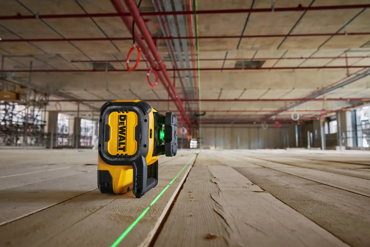 Kit livella laser rotativa autolivellante verde USB-C da 600 m con rilevatore Dewalt DCLE15221G