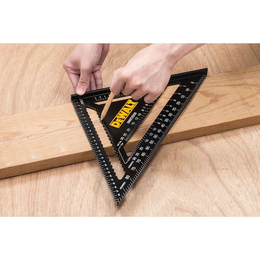 Escuadra métrica 30cm Dewalt DWHT25228-0
