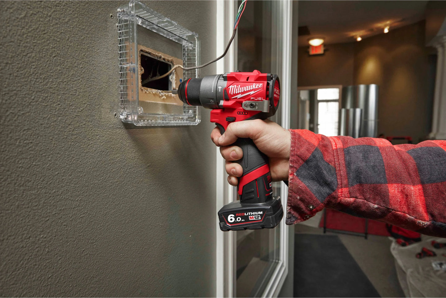 Taladro percutor subcompacto M12 Fuel Milwaukee M12 FPD2-0