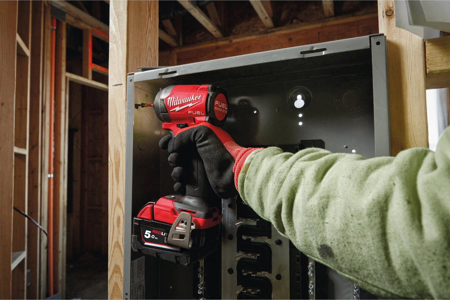 Avvitatore a impulsi M18 Fuel con attacco esagonale da ¼″ + 2 batterie da 5 Ah + caricabatterie + valigetta Milwaukee M18 FID3-502X