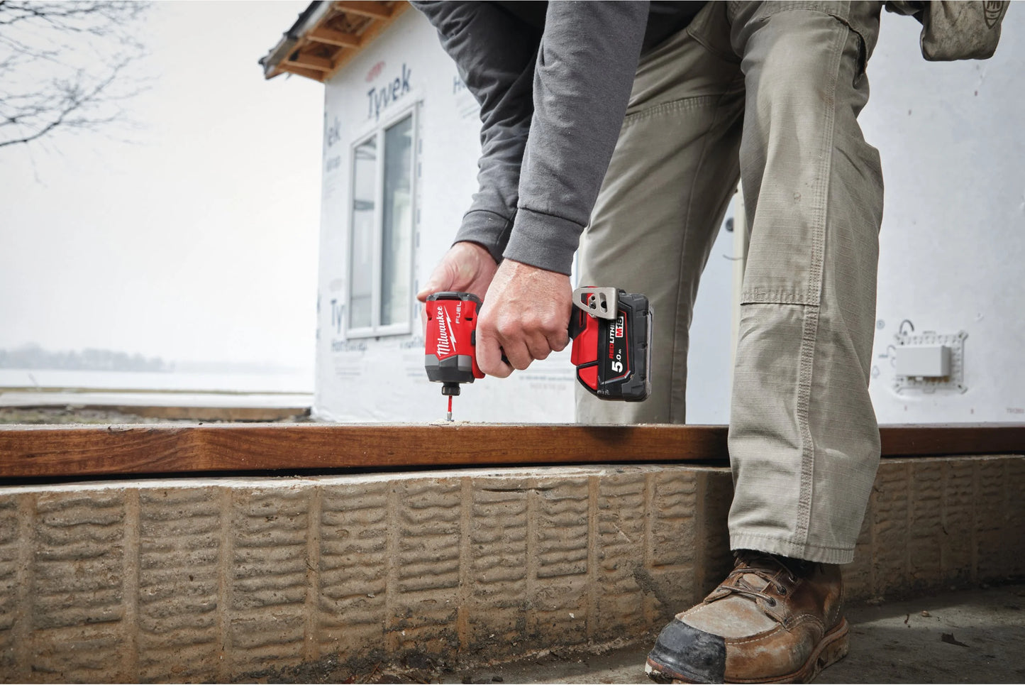 Avvitatore a impulsi M18 Fuel con attacco esagonale da ¼″ + 2 batterie da 5 Ah + caricabatterie + valigetta Milwaukee M18 FID3-502X
