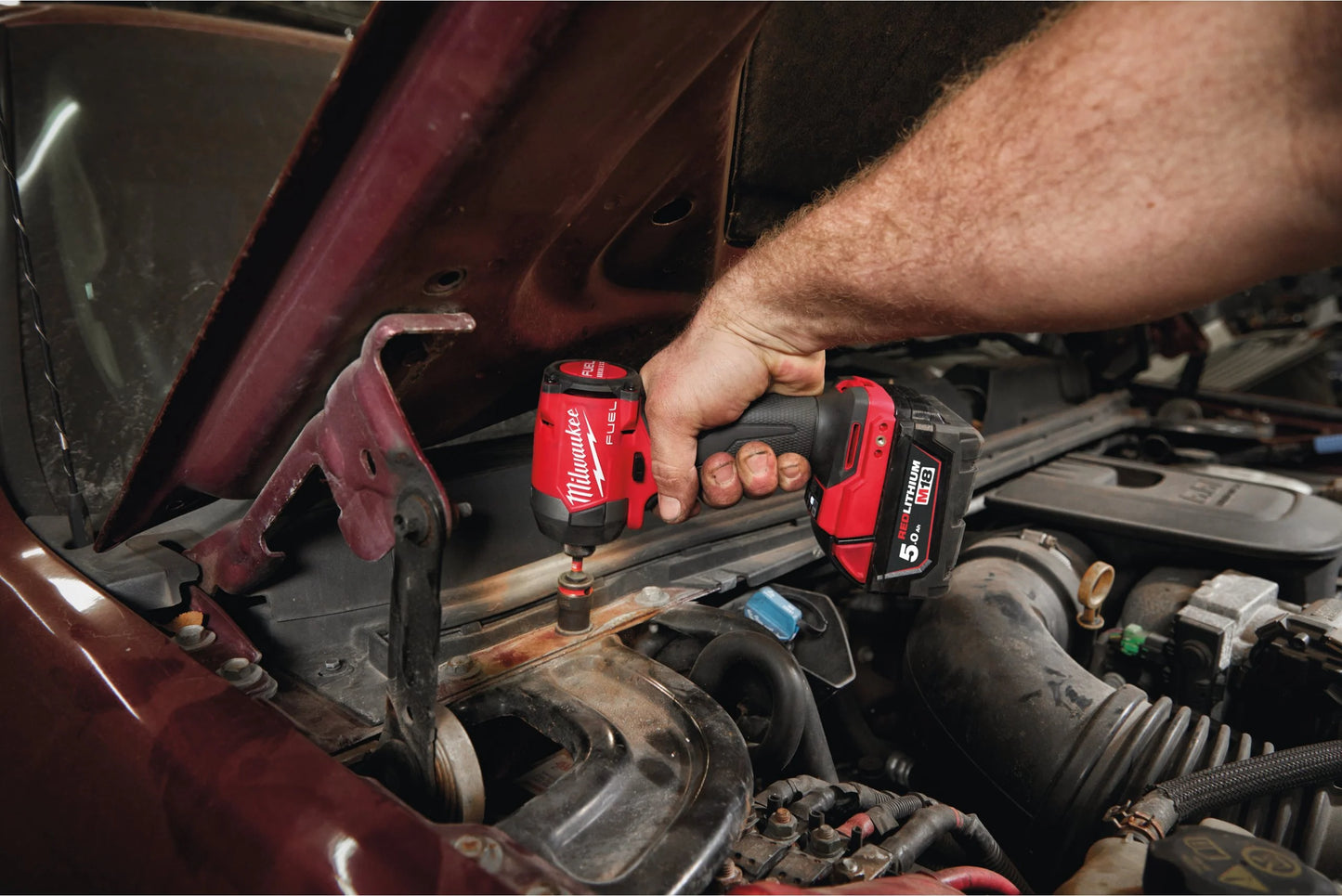 Avvitatore a impulsi M18 Fuel con attacco esagonale da ¼″ + 2 batterie da 5 Ah + caricabatterie + valigetta Milwaukee M18 FID3-502X