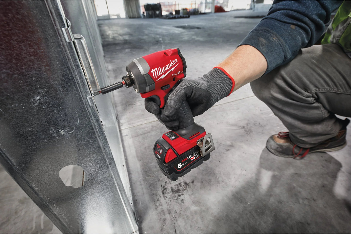 Avvitatore a impulsi M18 Fuel con attacco esagonale da ¼″ + 2 batterie da 5 Ah + caricabatterie + valigetta Milwaukee M18 FID3-502X