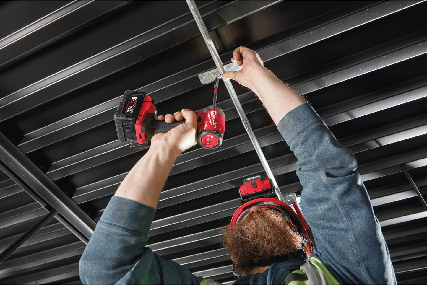 Avvitatore a impulsi M18 Fuel con attacco esagonale da ¼″ + 2 batterie da 5 Ah + caricabatterie + valigetta Milwaukee M18 FID3-502X