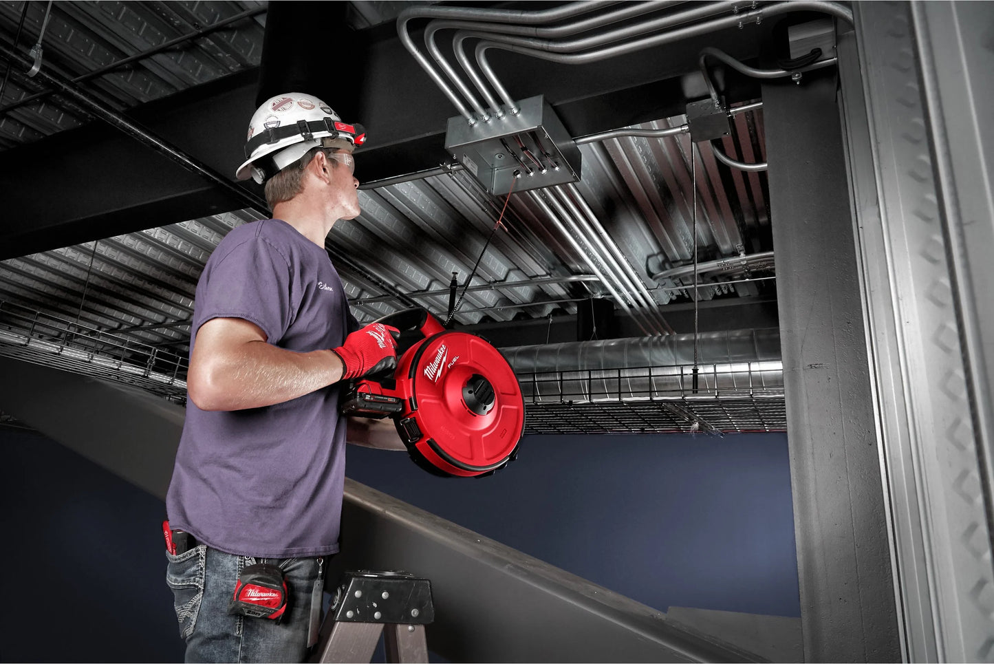 Pasacables Acero M18 Fuel + 2 bat 2Ah + Cargador Milwaukee M18 FPFT-202 36m ST SET