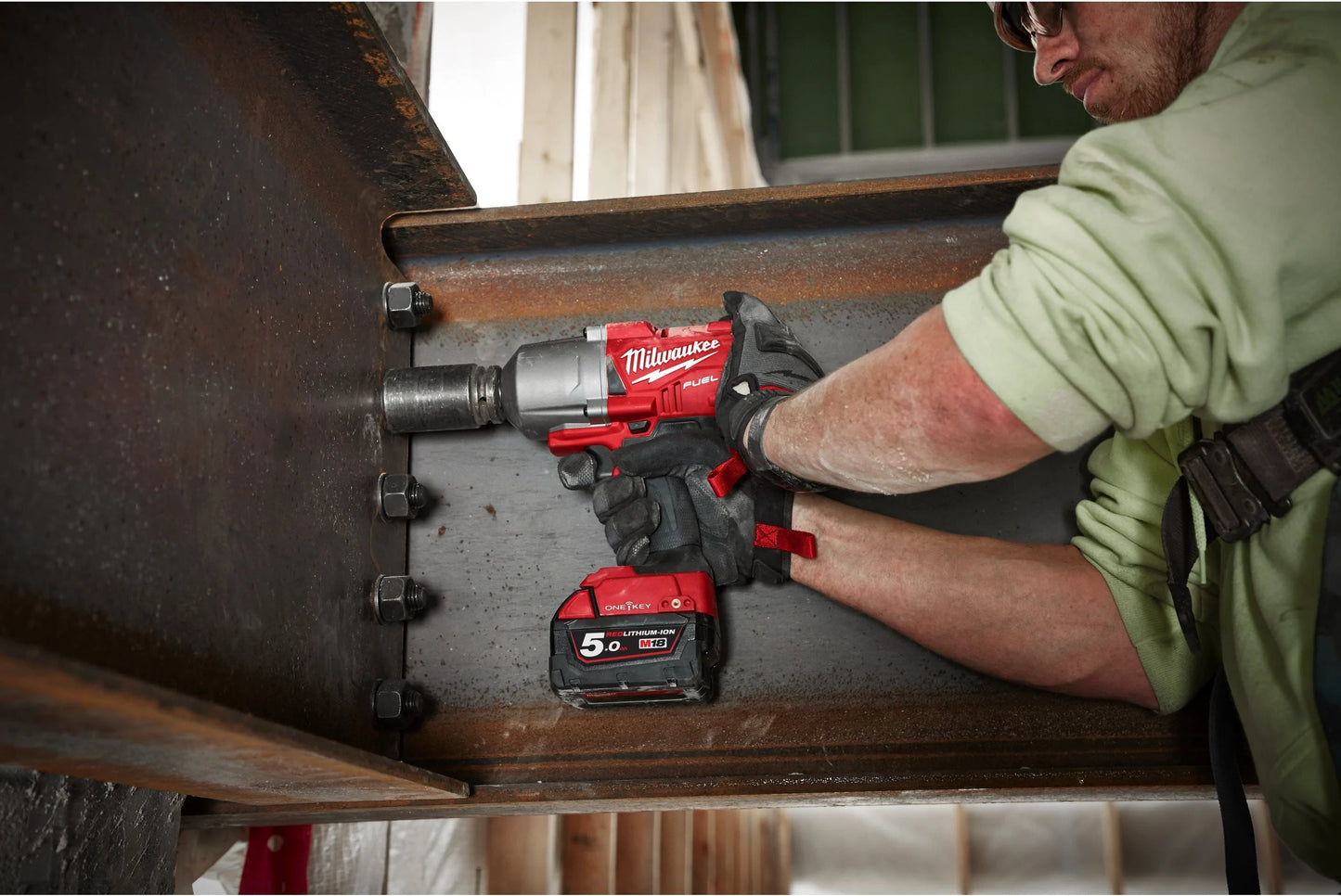 Chiave a impulsi M18 FUEL ONE-KEY 1/2" + 2 batterie da 5Ah + caricabatterie + valigetta Milwaukee M18 ONEFHIWF12-502X