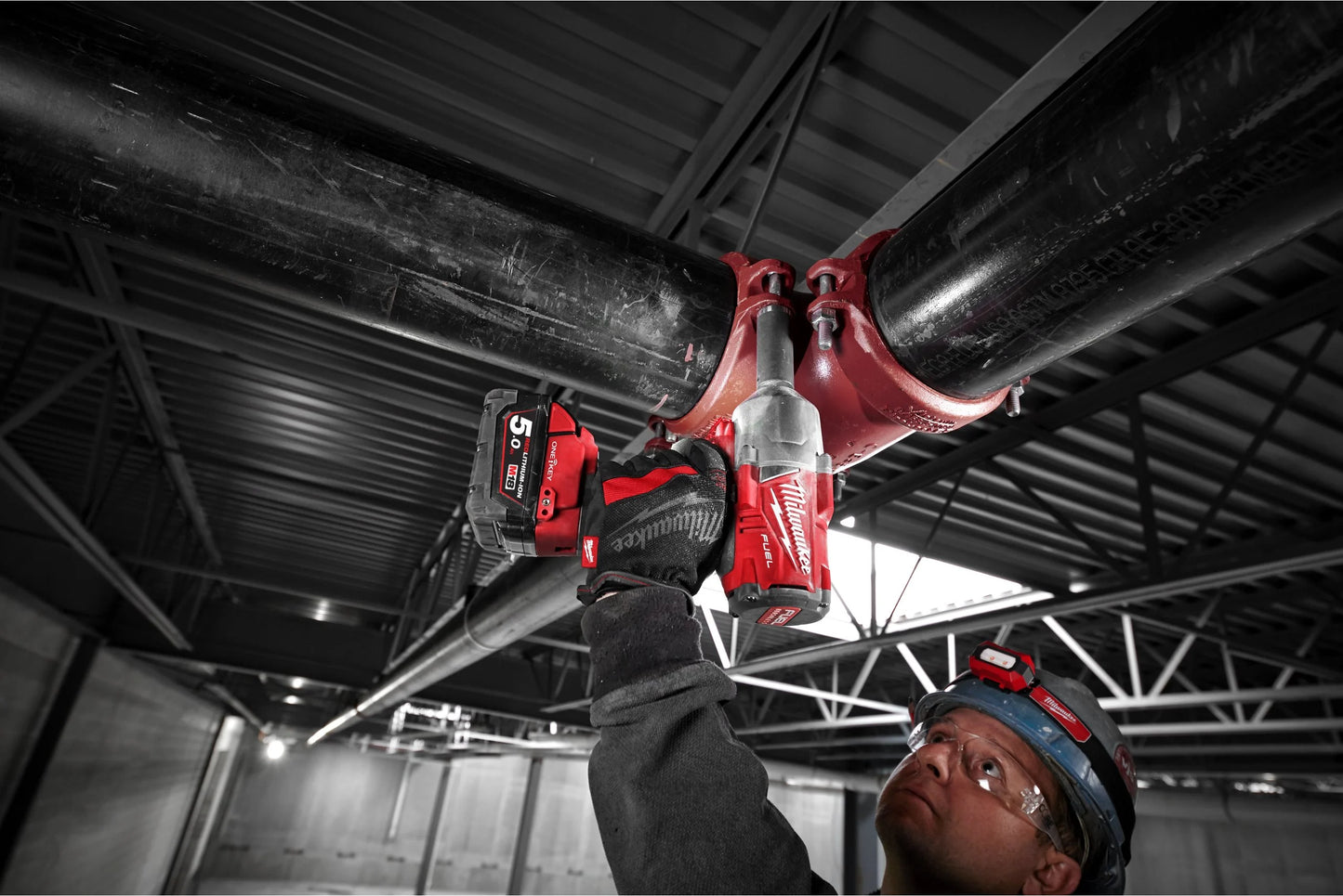Chiave a impulsi M18 FUEL ONE-KEY 1/2" + 2 batterie da 5Ah + caricabatterie + valigetta Milwaukee M18 ONEFHIWF12-502X
