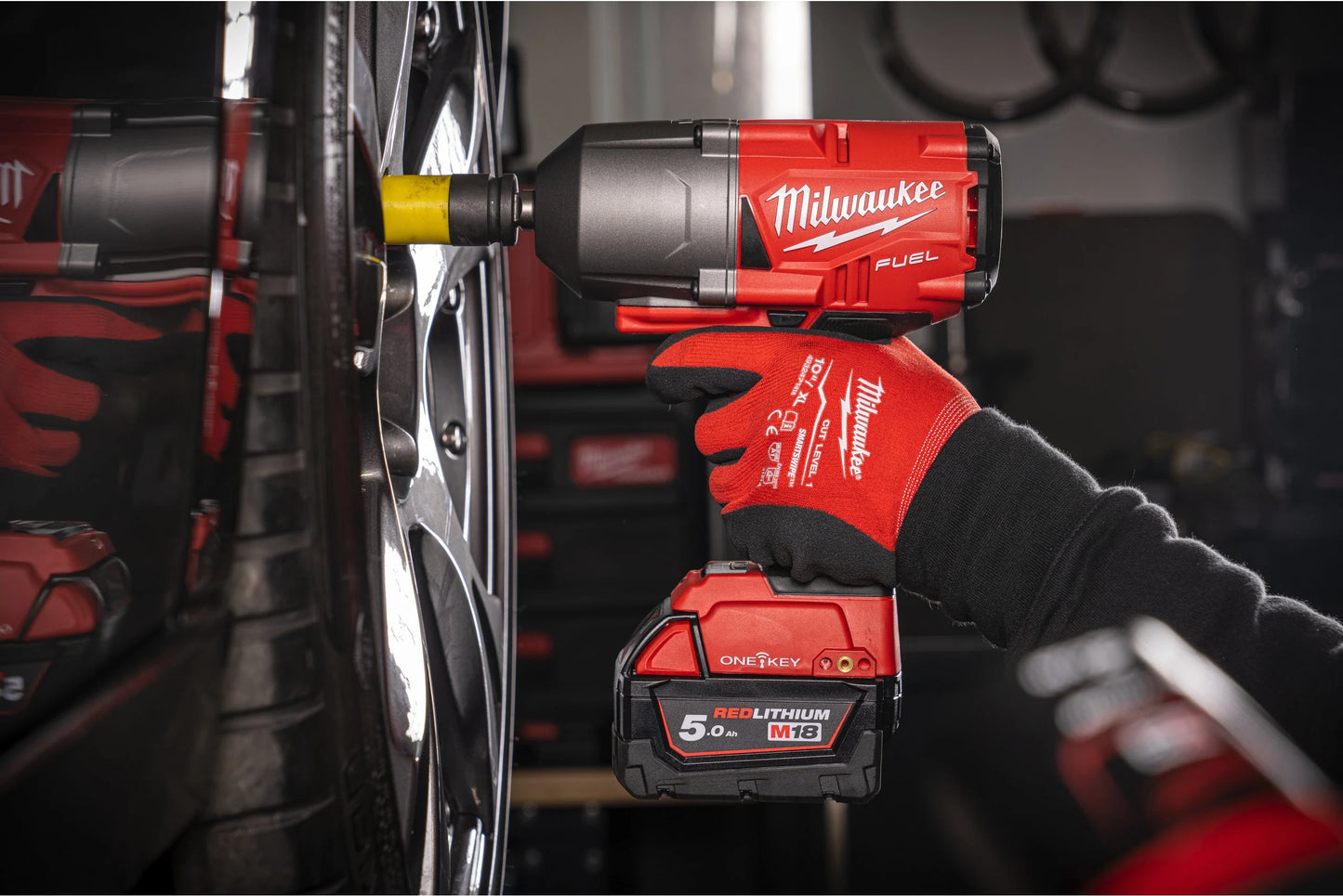 Chiave a impulsi M18 FUEL ONE-KEY 1/2" + 2 batterie da 5Ah + caricabatterie + valigetta Milwaukee M18 ONEFHIWF12-502X